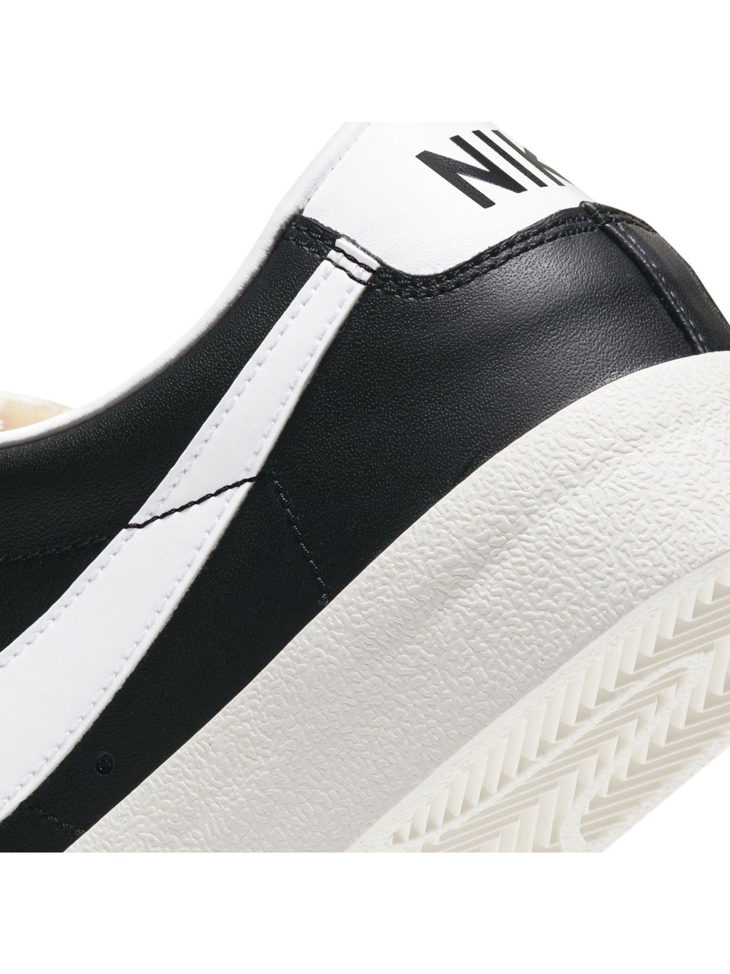 Nike Men Blazer Low '77 Vntg Sneakers