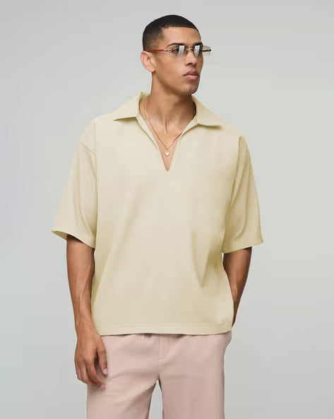 TRAQUILA Men Loose Fit Shirt with Short Sleeves