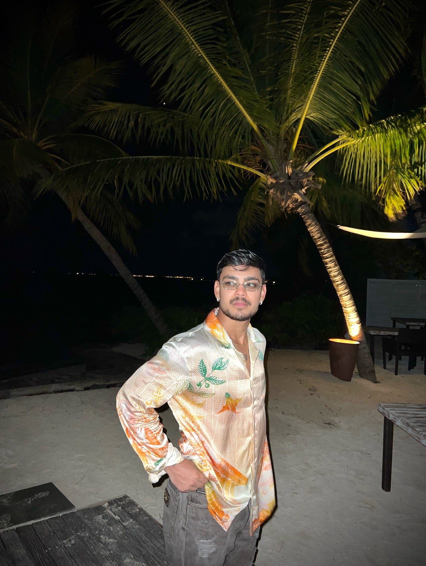 Campus Sutra Gold Regular Fit Printed Shirt